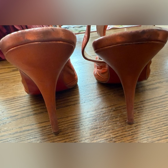 CHRISTIAN LOUBOUTIN  Orange Sling Back Heels  Size 9.5 - Picture 2 of 2